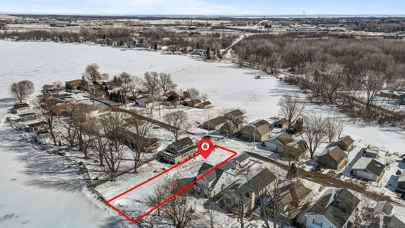 2959 Sunset Point Ln, Oshkosh, WI 54904