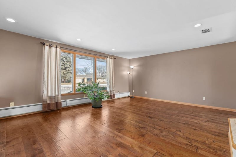 735 Park St, Wrightstown, WI 54180-1003