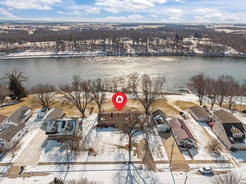 735 Park St, Wrightstown, WI 54180-1003