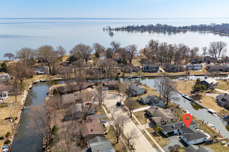 933 Starboard Ct, Oshkosh, WI 54901-2063