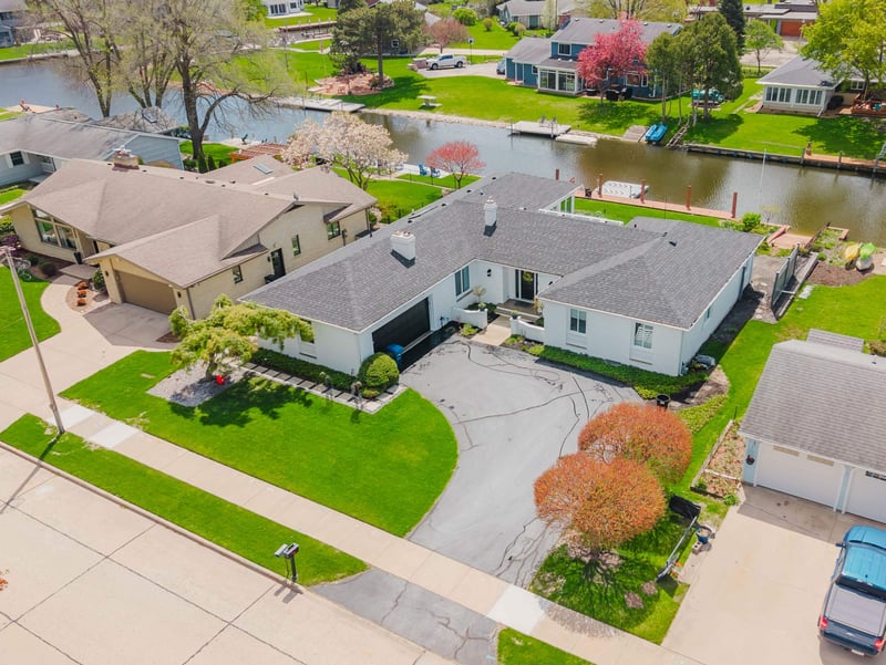 933 Starboard Ct, Oshkosh, WI 54901-2063