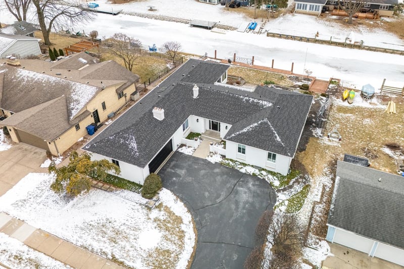 933 Starboard Ct, Oshkosh, WI 54901-2063