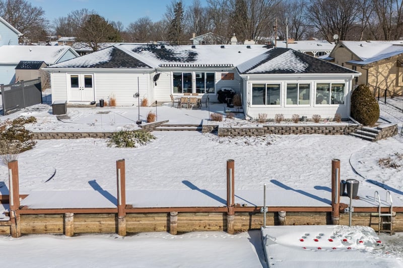 933 Starboard Ct, Oshkosh, WI 54901-2063