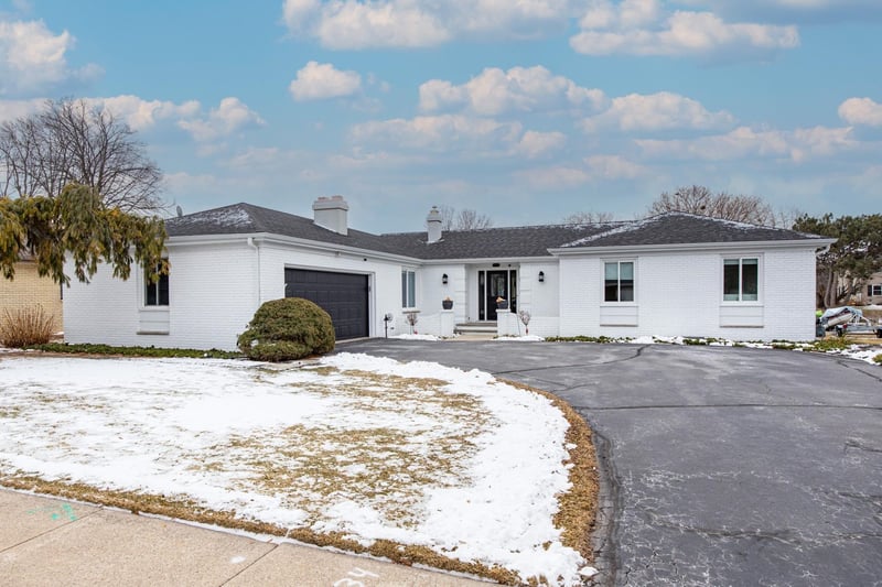 933 Starboard Ct, Oshkosh, WI 54901-2063