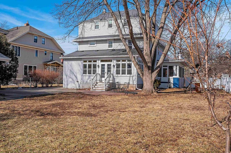 1225 Washington Ave, Oshkosh, WI 54901-5357