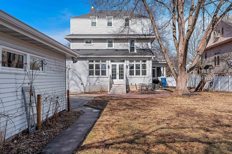 1225 Washington Ave, Oshkosh, WI 54901-5357