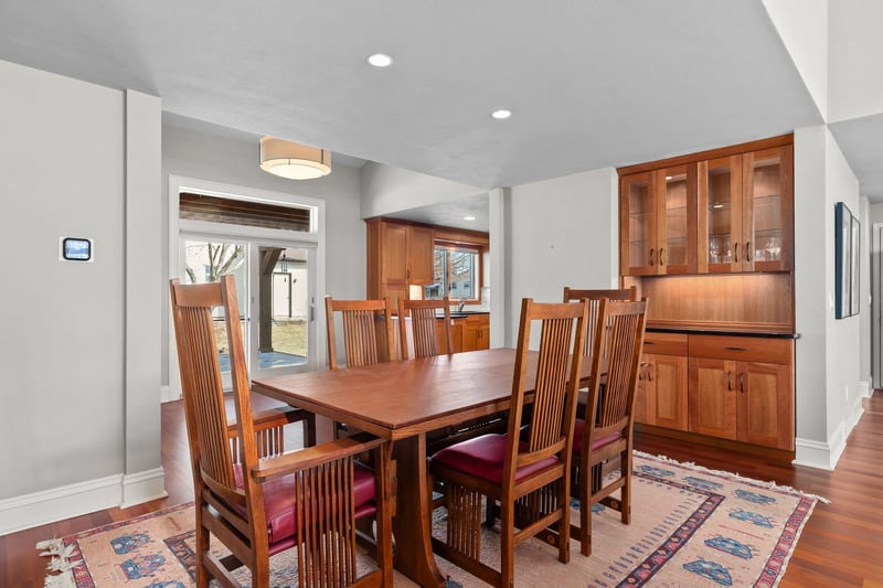 2134 Sunrise Dr, Appleton, WI 54914