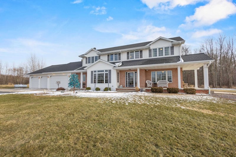 1044 Moonriver Dr, De Pere, WI 54115