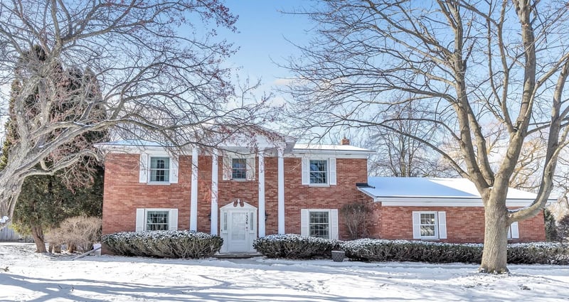 1326 Summer Range Rd, De Pere, WI 54115-3543