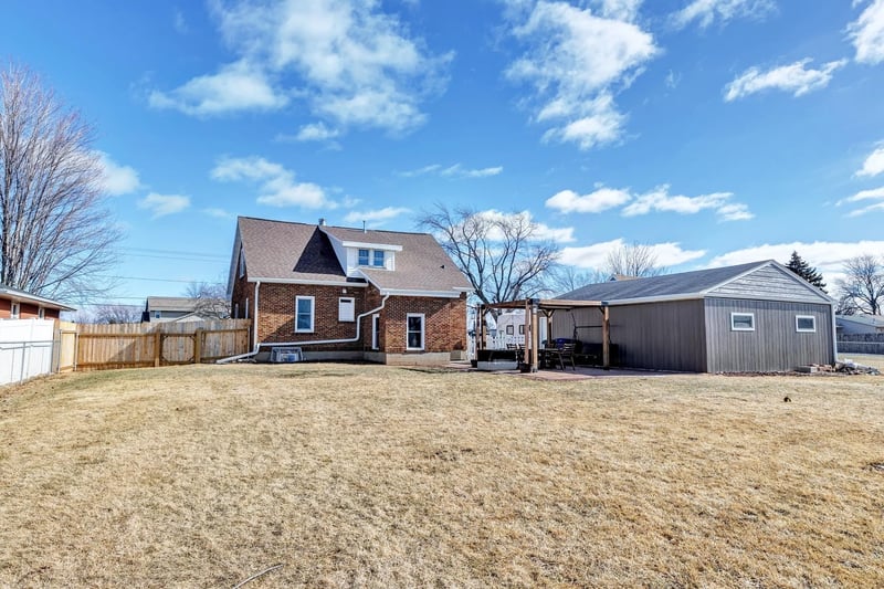 1208 Erie St, De Pere, WI 54115-3114