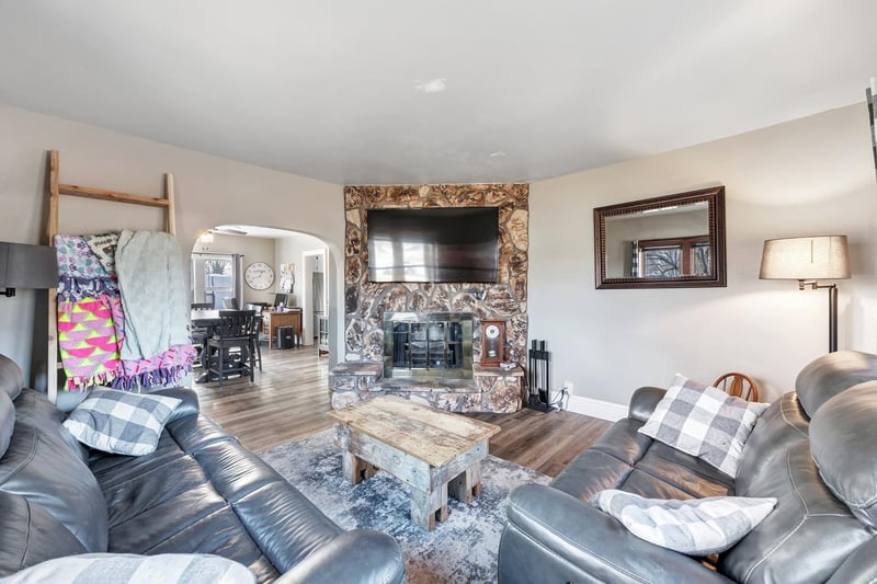 1208 Erie St, De Pere, WI 54115-3114