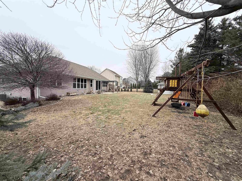 2017 Morning Dew Ln, De Pere, WI 54115