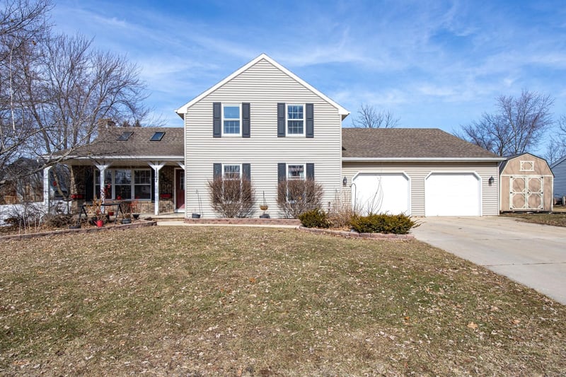 1567 Old School Pl, Greenleaf, WI 54126