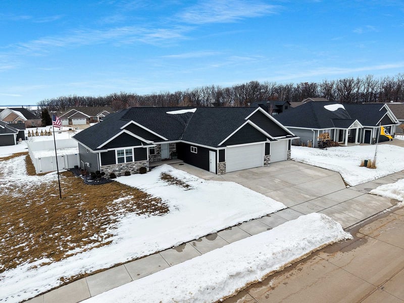 2885 Sussex Rd, Green Bay, WI 54311