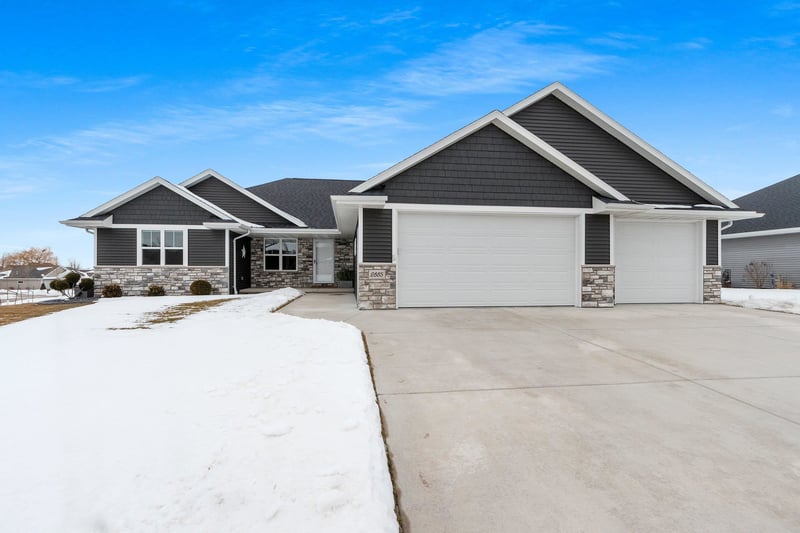 2885 Sussex Rd, Green Bay, WI 54311