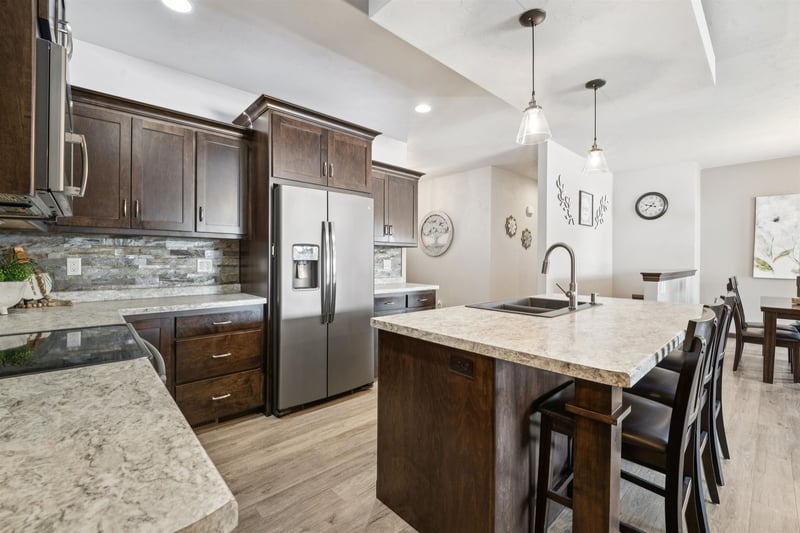 1911 Bear Paw Trl, Kaukauna, WI 54130