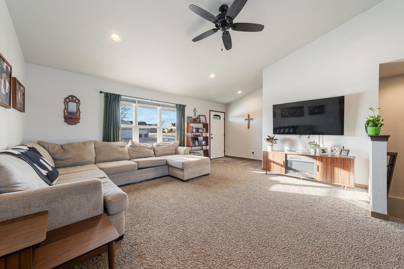 3220 Weiler Rd, Kaukauna, WI 54130