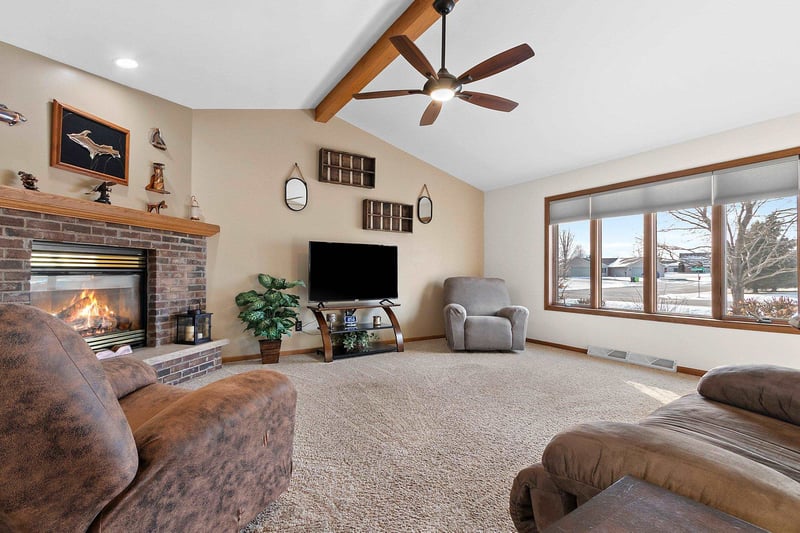 W6082 Hearthstone Dr, Appleton, WI 54915