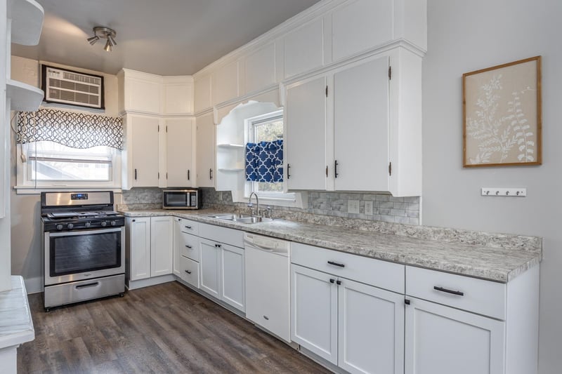 1412 Jefferson St, Oshkosh, WI 54901