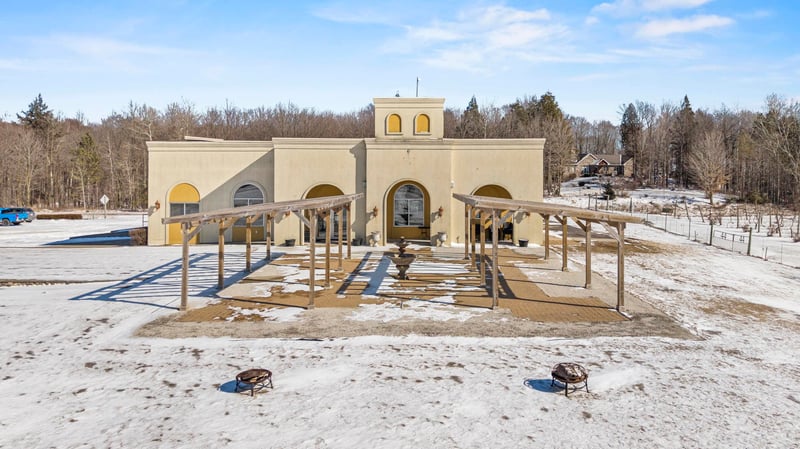 N2185 Sleepy Hollow Rd, Kewaunee, WI 54216