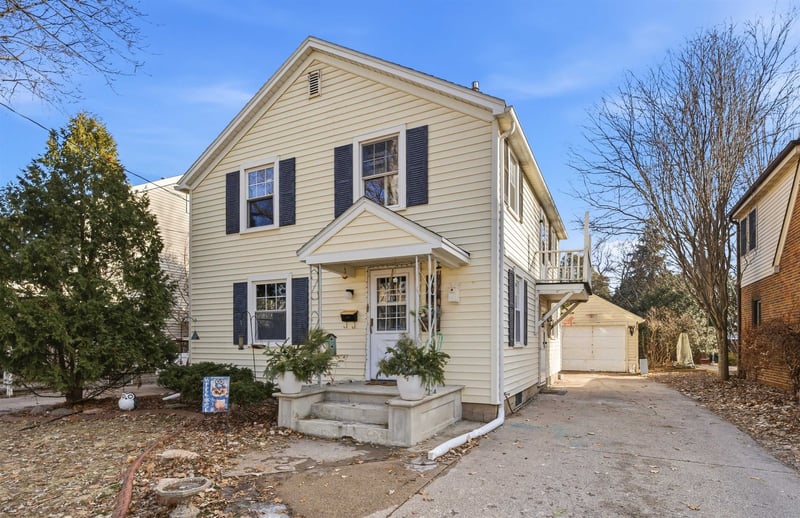 1019 Oklahoma St, Appleton, WI 54914