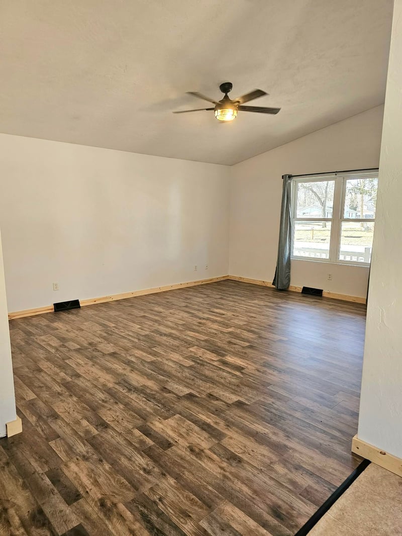 1906 Mitchell St, Oshkosh, WI 54901