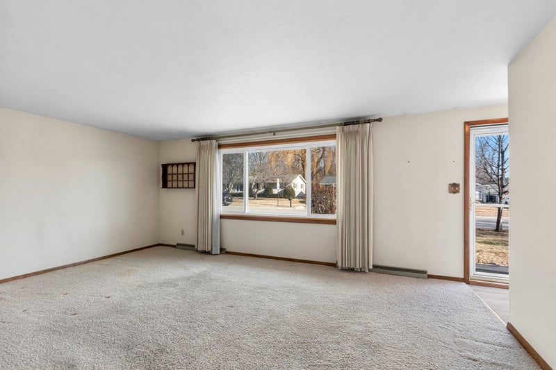 1403 Ponderosa Ave, Green Bay, WI 54313