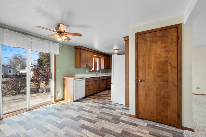 1403 Ponderosa Ave, Green Bay, WI 54313