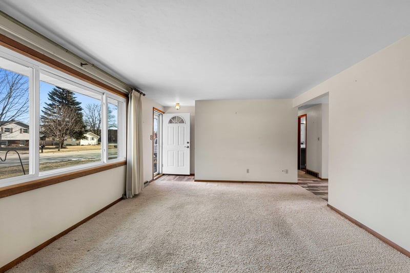 1403 Ponderosa Ave, Green Bay, WI 54313