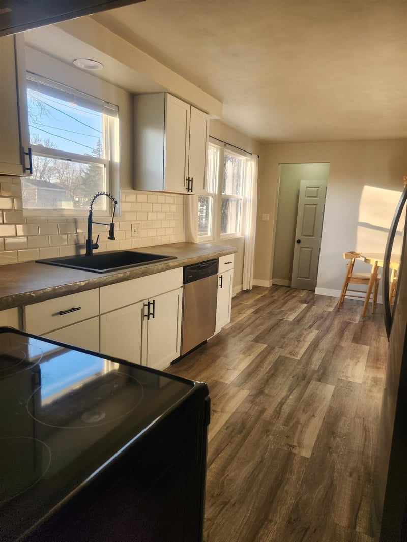 31 Linden Ln, Appleton, WI 54915