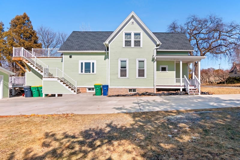 1222 Monroe Ave, Green Bay, WI 54301