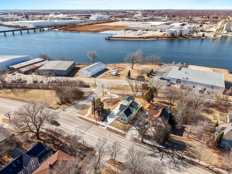 1222 Monroe Ave, Green Bay, WI 54301