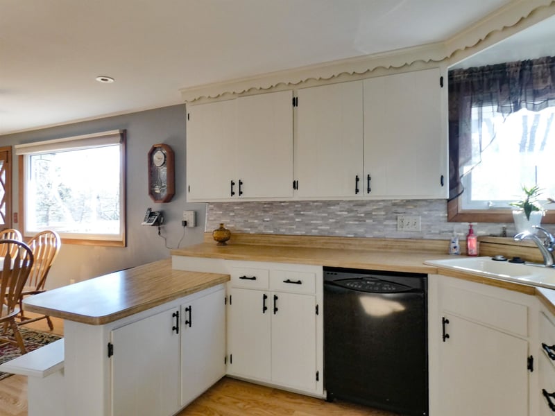 1635 Birchwood Dr, Green Bay, WI 54304