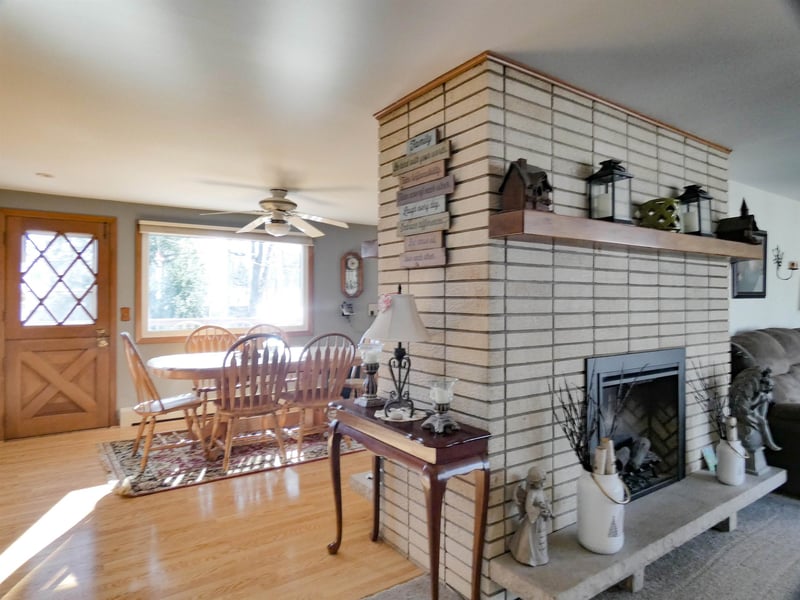 1635 Birchwood Dr, Green Bay, WI 54304