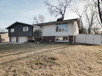 1635 Birchwood Dr, Green Bay, WI 54304