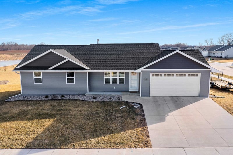 2301 Campfire Ct, Kaukauna, WI 54130