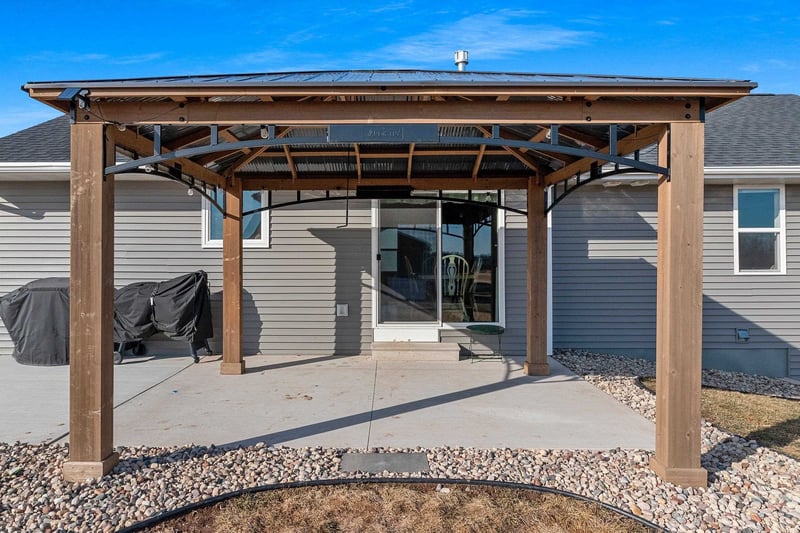 2301 Campfire Ct, Kaukauna, WI 54130
