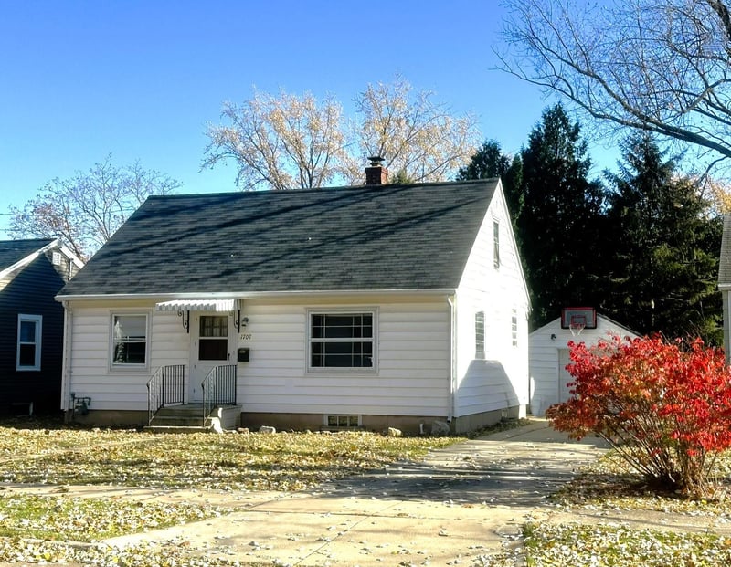 1707 12th Ave, Green Bay, WI 54304