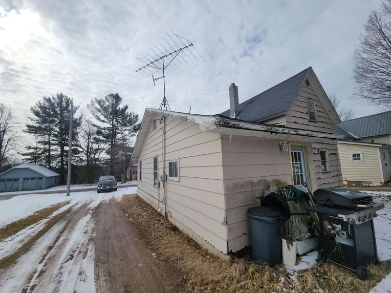 5555 Downtown Ln, Underhill, WI 54124