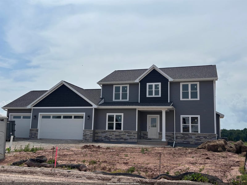 N8061 Blue Heron Cir, Sherwood, WI 54169