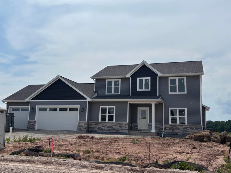 N8061 Blue Heron Cir, Sherwood, WI 54169