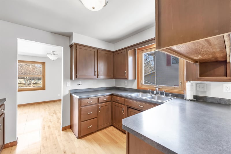 808 Ridgeway Blvd, De Pere, WI 54115