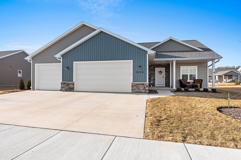 2950 Turquoise Ln, Appleton, WI 54913