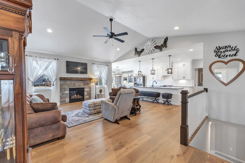 5593 Amethyst Dr, Appleton, WI 54913