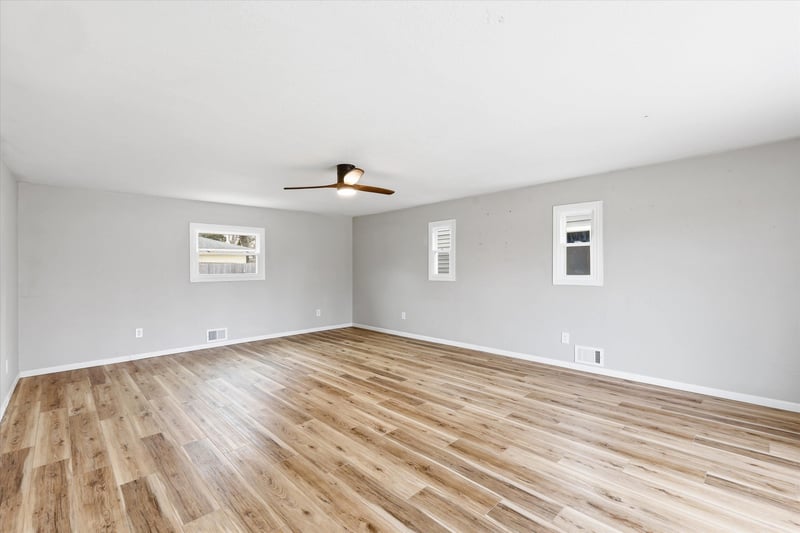 236 20th Ave, Oshkosh, WI 54902