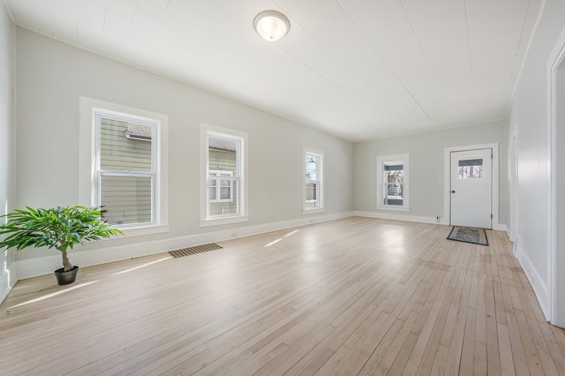 1370 Ceape Ave, Oshkosh, WI 54901