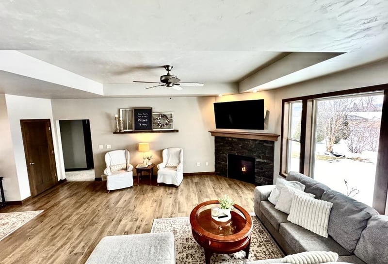 1342 Buckys Rn, Green Bay, WI 54313