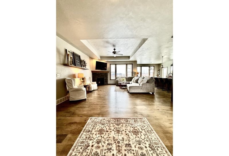 1342 Buckys Rn, Green Bay, WI 54313