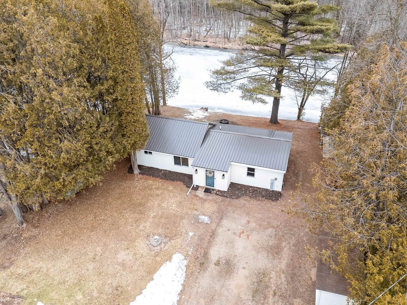 9762 Gray Lake Rd, Gillett, WI 54124-9567