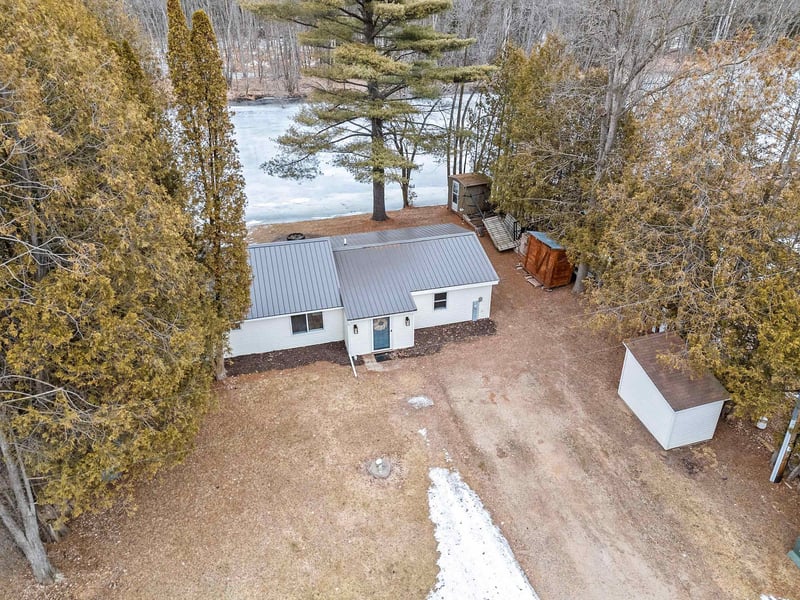 9762 Gray Lake Rd, Gillett, WI 54124-9567